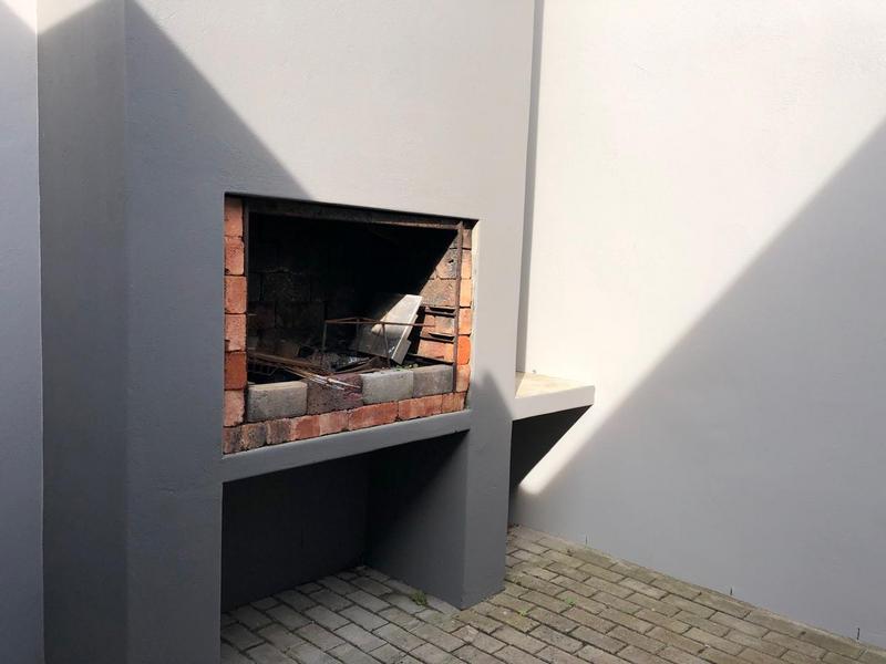 4 Bedroom Property for Sale in Perlemoenbaai Western Cape